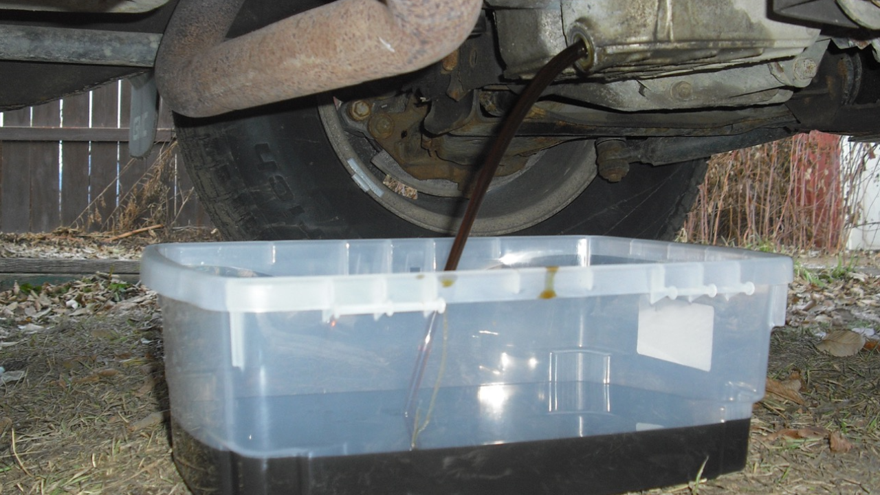 อ.เจษฎา เตือน "น้ำมันเครื่องเก่า" มีอันตราย ไม่ควรนำมาใช้เป็นเชื้อเพลิง