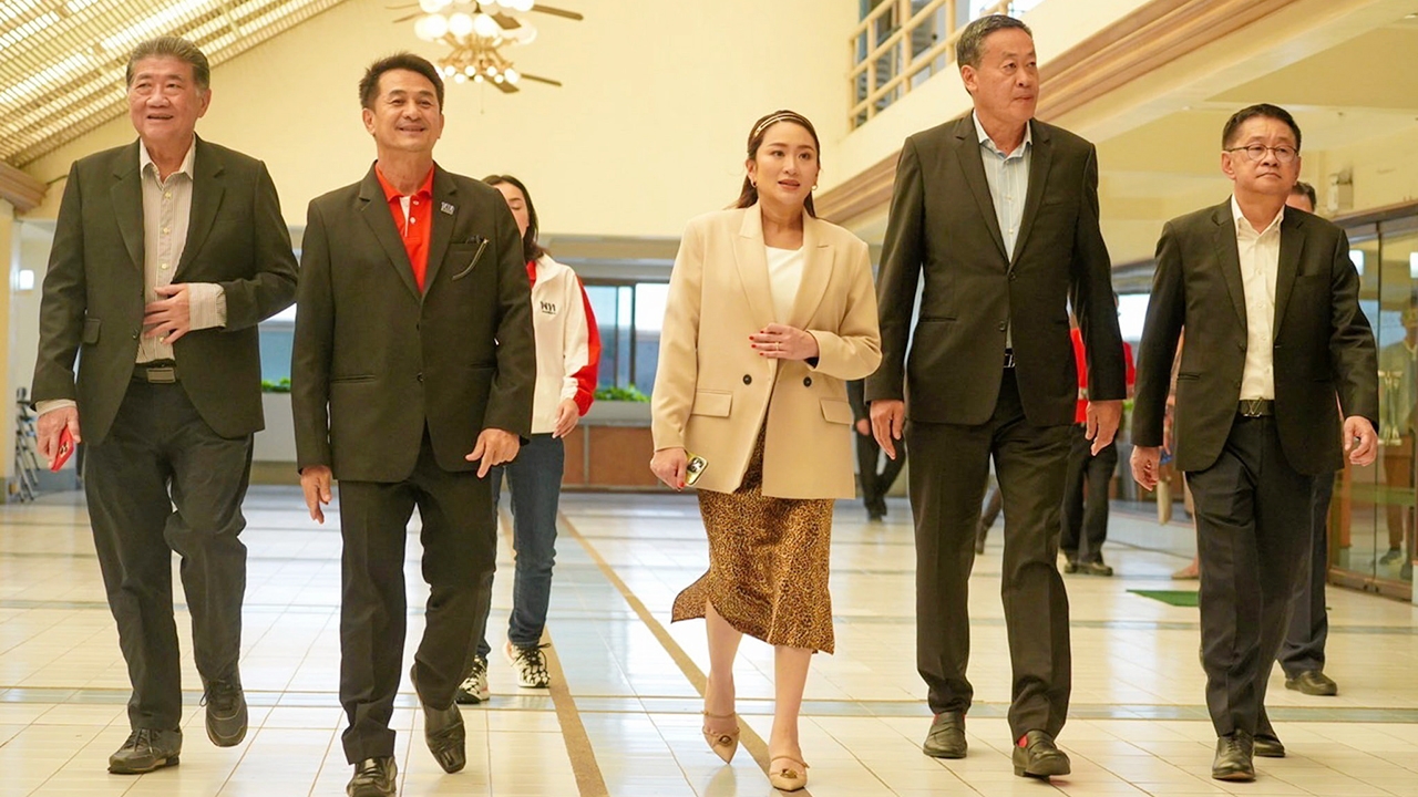 เพื่อไทยการละคร