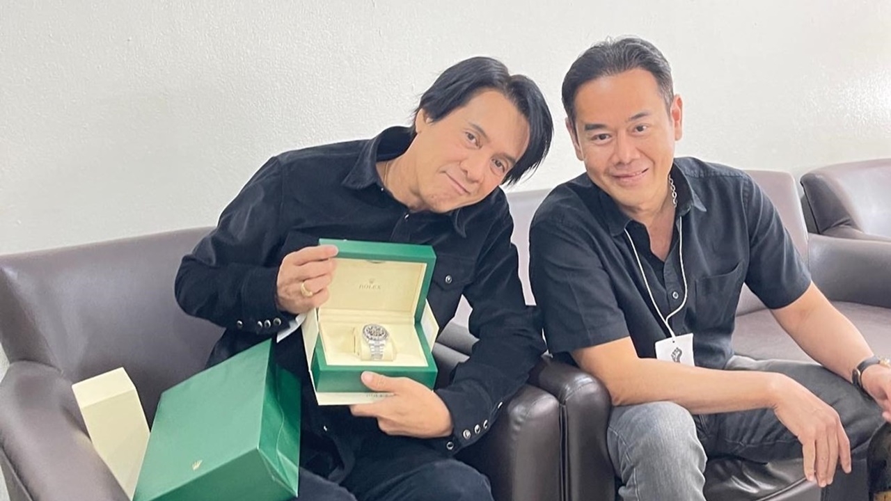  เป๊ก สัณณ์ชัย โพสต์ภาพเมื่อ 33 ปีก่อนถ่ายกับคนดัง ไม่รู้จะโฟกัสตรงไหนดี