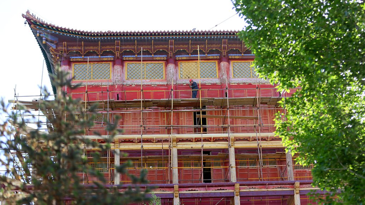 ไฟไหม้รุนแรง วัดพระใหญ่ซานตาน เก่าแก่กว่า 1,500 ปีที่จีน (คลิป)