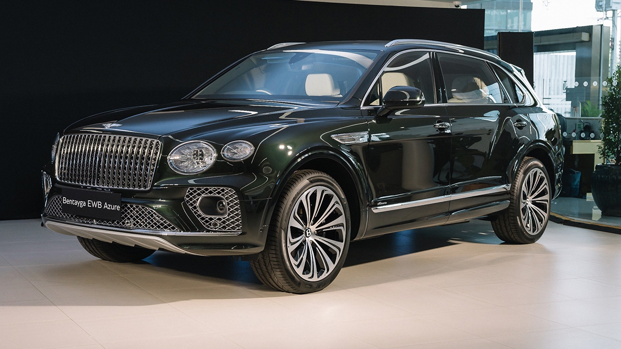 พาไปส่องอัครยนตรกรรม BENTLEY BENTAYGA EWB AZURE ในราคา 22.6 ล้าน