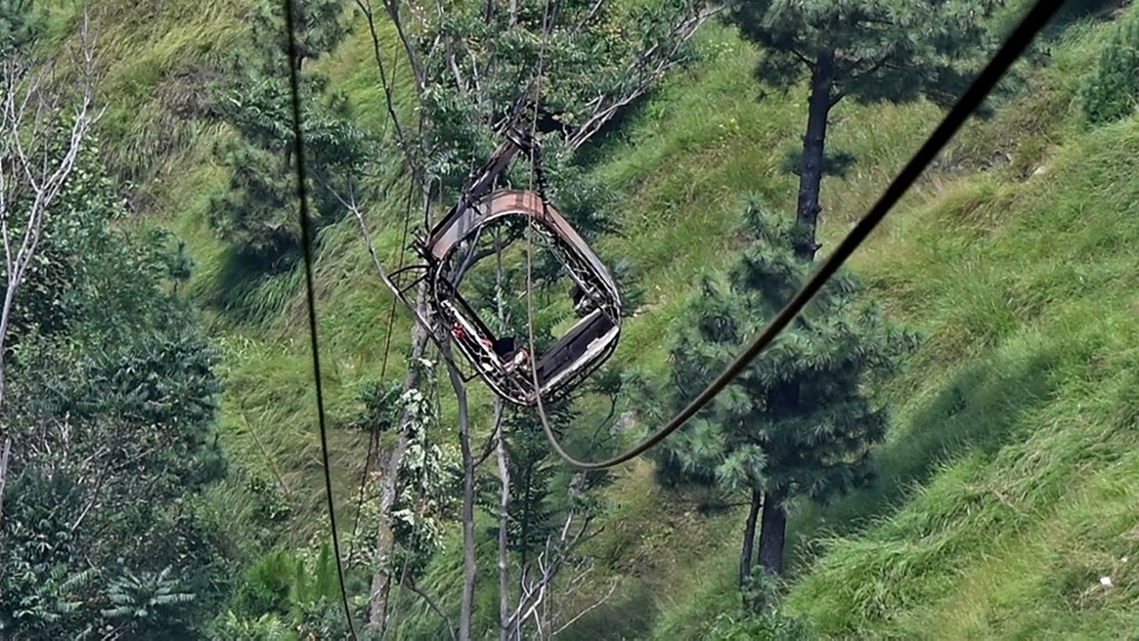 ตร.ปากีสถานจับเจ้าของกระเช้าลอยฟ้า หลัง 8 ชีวิตติดอยู่นับสิบชั่วโมง