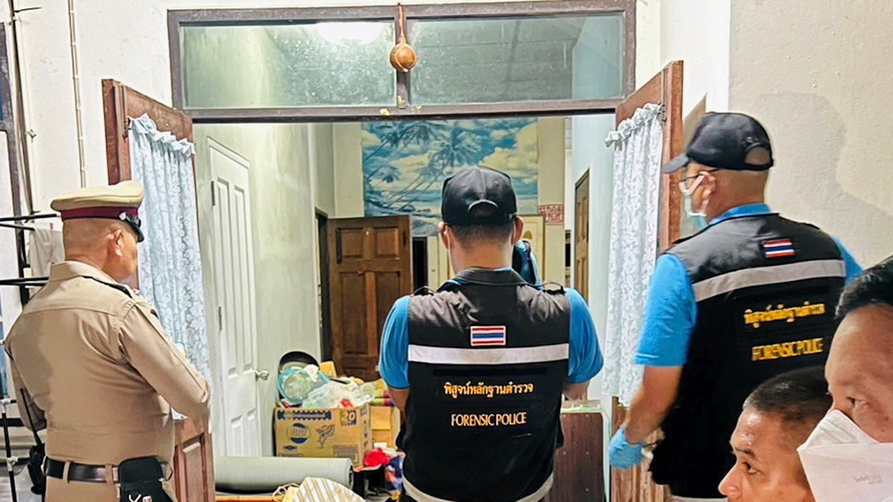 แค่ปิดประตูเสียงดัง ลูกทรพีแทงพ่อดับพรุน 14 แผลคาบ้าน