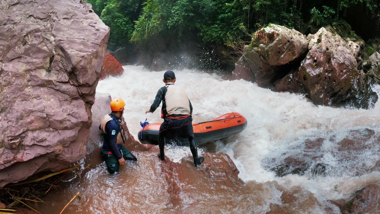 เพจดังแจง ดราม่าเล่าอุทาหรณ์ เพื่อนร่วมทริปเสียชีวิต ขณะล่องแก่งน้ำว้า 