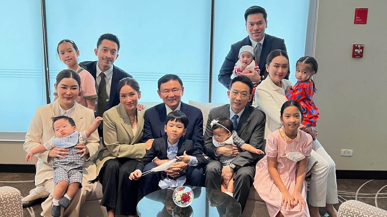 "อิ๊งค์" โพสต์ภาพครอบครัวชินวัตร มารับ "ทักษิณกลับไทย" พร้อมขอบคุณทุกกำลังใจ