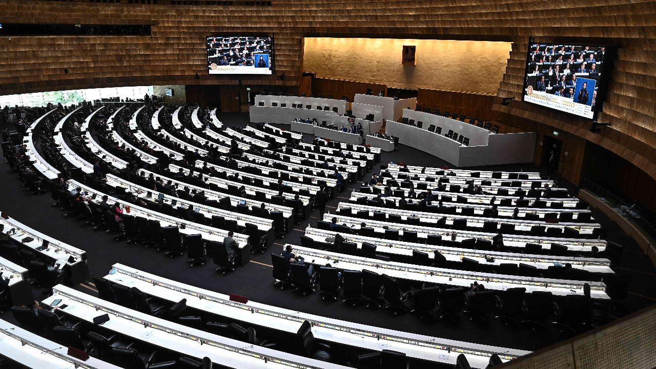 โหวตนายกฯ รอบ 3 แฮชแท็กการเมืองร้อนแรง #นายกส้มหล่น พุ่งติดเทรนด์