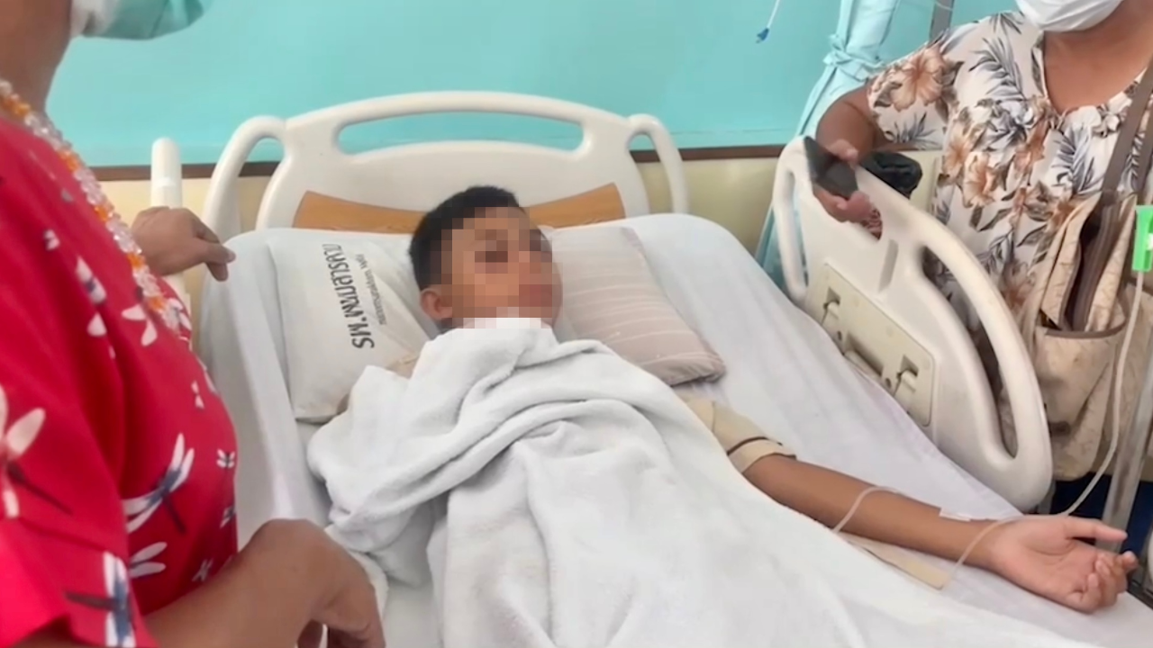 พ่อเลี้ยงโหด ต่อยหมัดชุด กระทืบลูกเลี้ยงวัย 13 ต้องนอนแอดมิดรพ. 