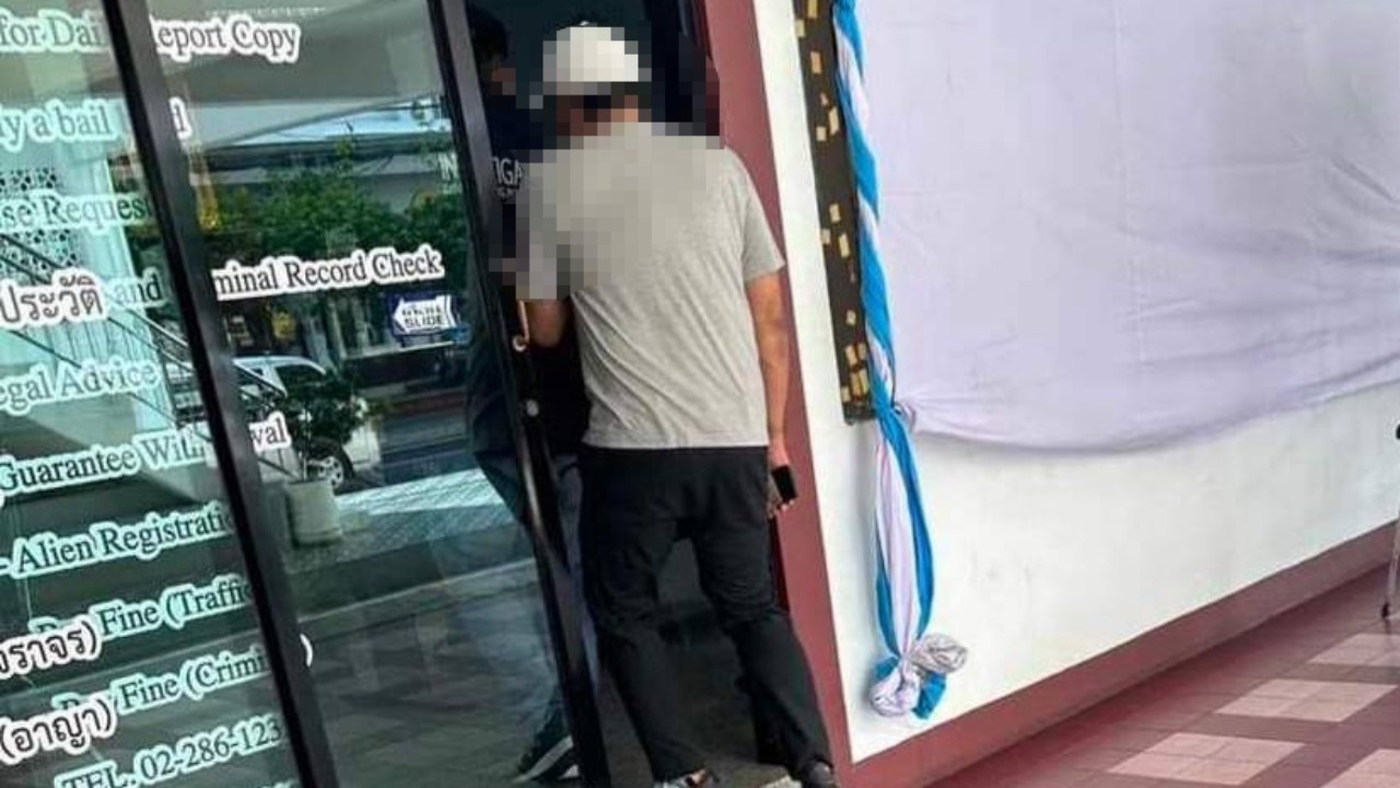 รวบแล้วหนุ่มขับรถสไลด์หนอนโชว์นักเรียน ม.2 ถูกปรับ 5.5 พันและขอโทษผู้เสียหาย