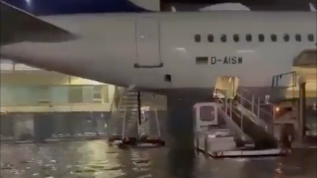 เยอรมนีอ่วม น้ำทะลักท่วมรถไฟใต้ดิน สนามบินกลายเป็นทะเล (คลิป)