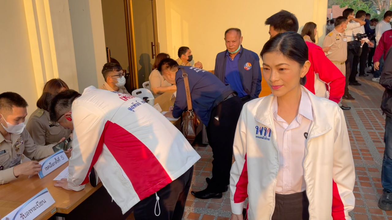 ทัศนีย์ บูรณุปกรณ์ อดีตส.ส.เชียงใหม่ เลือดแท้เพื่อไทย โบกมือลาออก