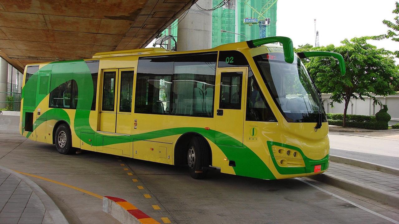 เลิกเก็บค่ารถเมล์บีอาร์ที หลัง 31 ส.ค. นั่งฟรี 13 เดือน-กทม.จ้าง BTS เดินรถ