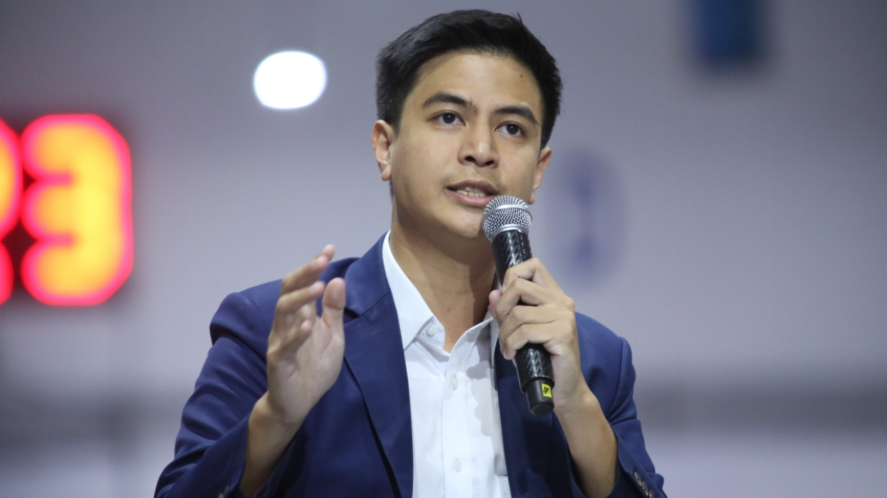 "ก้าวไกล" จี้ ถาม 2 ข้อรัฐบาล ยังไม่ตอบรับ ร่วม คกก.ศึกษาประชามติ รธน.