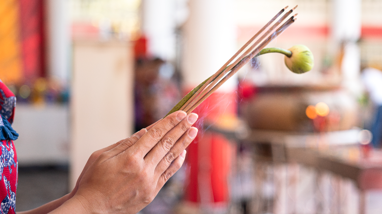 ปฏิทินวันพระเดือนตุลาคม 2566 เช็กวันพระวางแผนทำบุญ สั่งสมบารมี