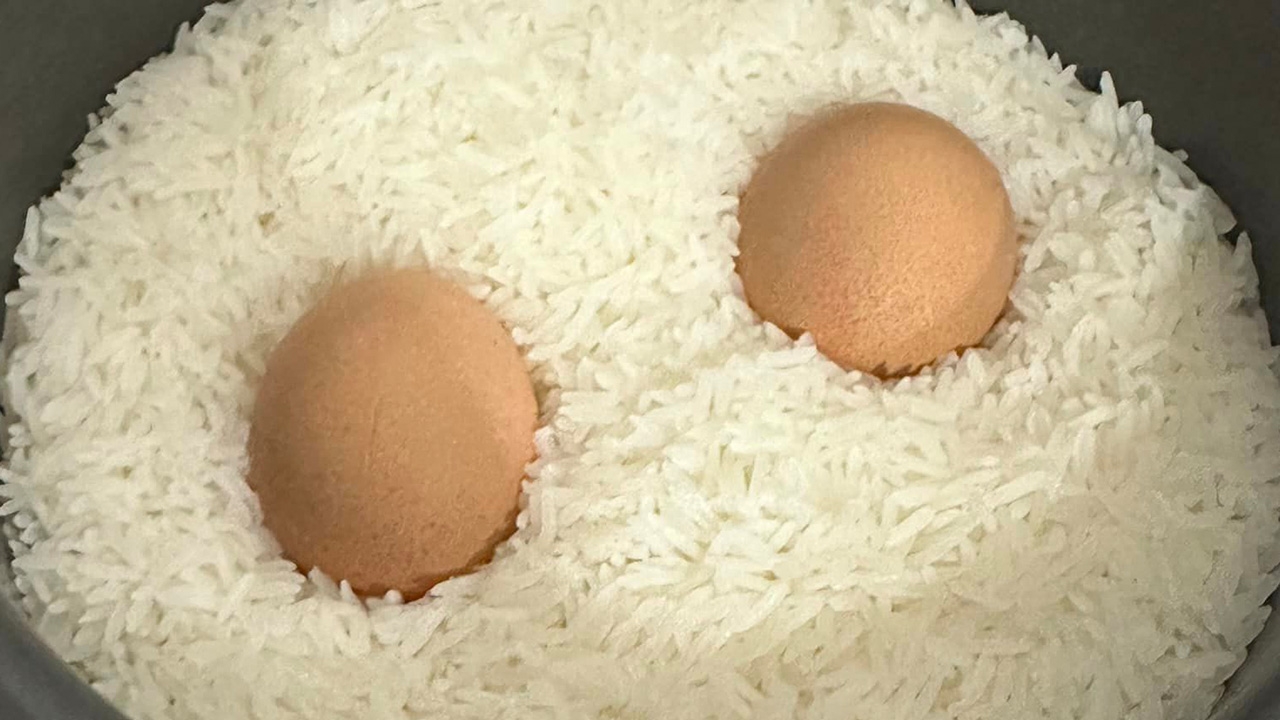 อ.เจษฎา ไขข้อสงสัย "ต้มไข่พร้อมกับหุงข้าว" อันตรายหรือไม่ 