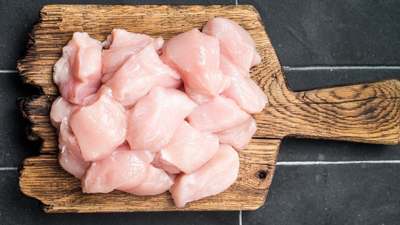 หมอแล็บเตือนเมนูไก่ดิบ กำลังฮิตในโซเชียล เสี่ยงท้องร่วง ตาบอด สมองอักเสบ