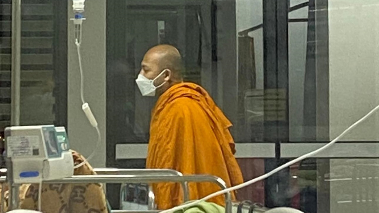 เป็นให้แล้วทุกอย่าง "บุรุษพยาบาล" ปลอมเป็นพระ เพื่อผู้ป่วยจิตเวชที่ชอบทำบุญ