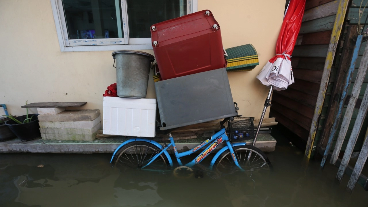 泰国防水救灾部发出警告：小心水溢出河岸、洪水和海平面上升