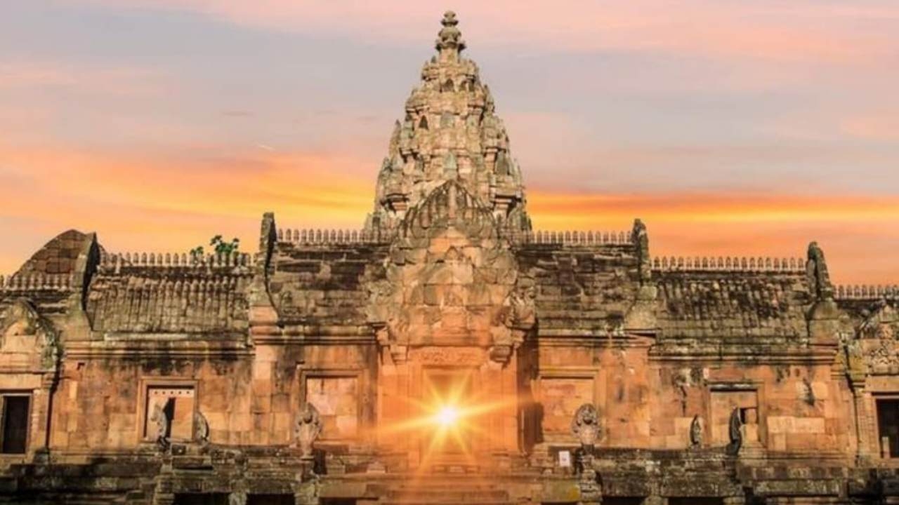 5-7 ต.ค. ชวนชมปรากฏการณ์ พระอาทิตย์ตกตรง 15 ช่องประตู ปราสาทพนมรุ้ง