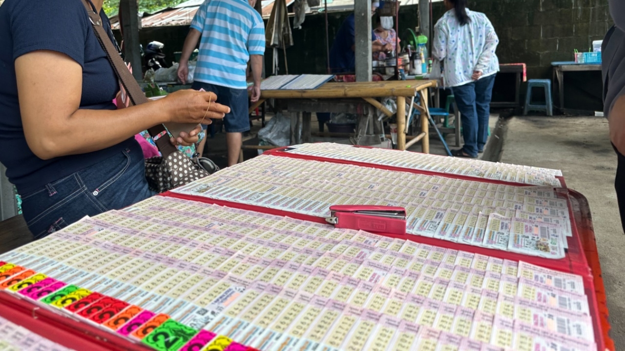 แม่ค้าหวยเชียงใหม่ไม่กั๊ก เผยเลขเด็ดมาแรง "ครูบาศรีวิชัย" หยุดรถตู้ บนดอยสุเทพ