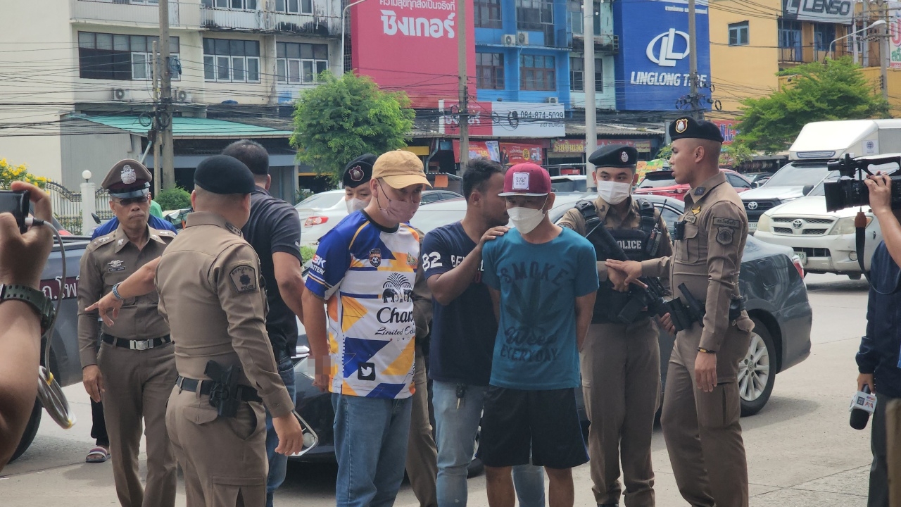 รวบแล้ว 2 คนร้าย สปาร์ตาฟันยับพ่อ-ลูกสาวร้านของฝาก ชิงทองหนัก 16 บาท