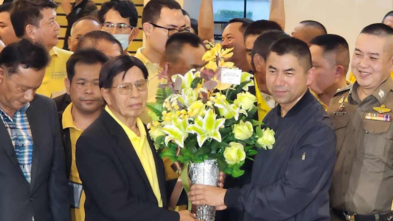 บิ๊กโจ๊ก ลั่นมีมรดกพันล้าน ใช้เงินส่วนตัวให้ลูกน้องทำงานเดือนละ 4 แสน 