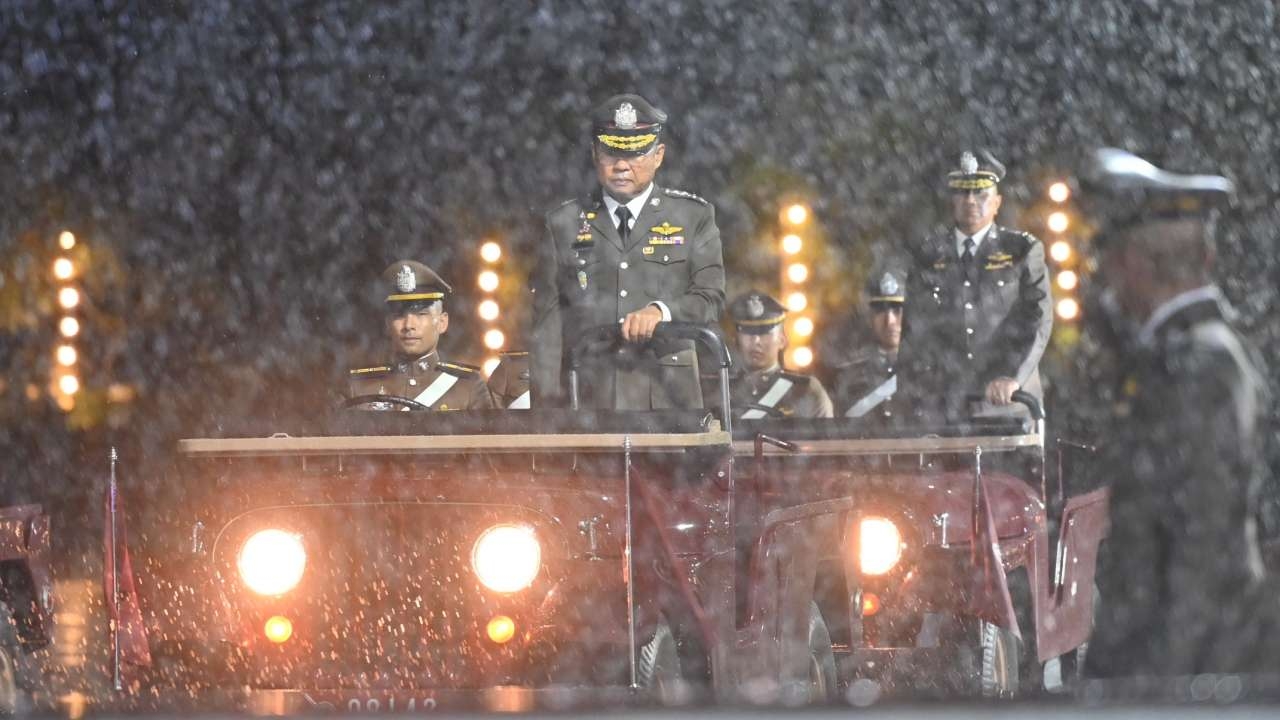 ผบ.ตร. จัดใหญ่ เชิดชูเกียรติ และสวนสนามให้ตำรวจที่เกษียณราชการ 2566