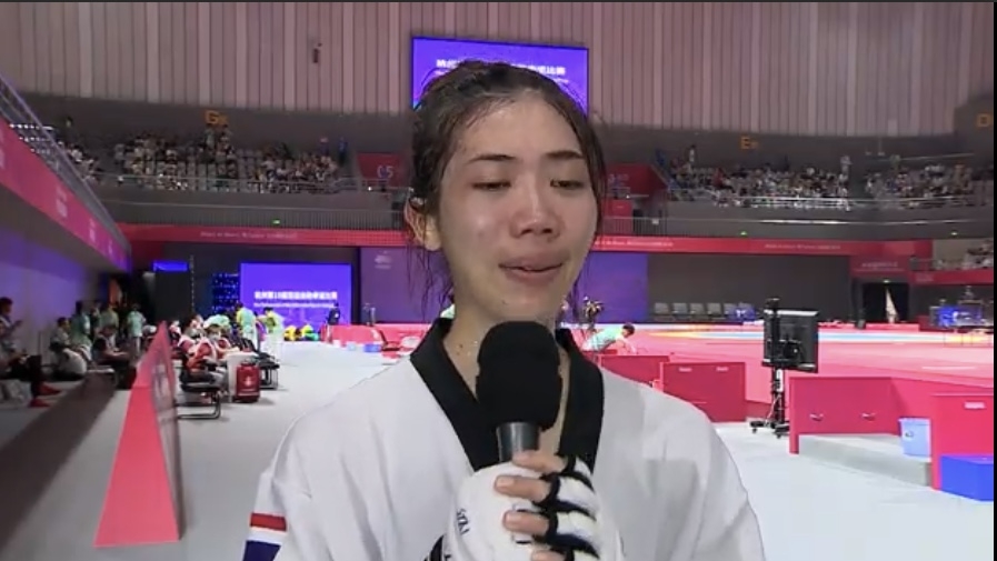 “เทนนิส พาณิภัค” สัมภาษณ์พร้อมน้ำตา ฝากถึง “เจ้าภาพจีน” สุดเจ็บ หลังคว้าทองเอเชียนเกมส์ 