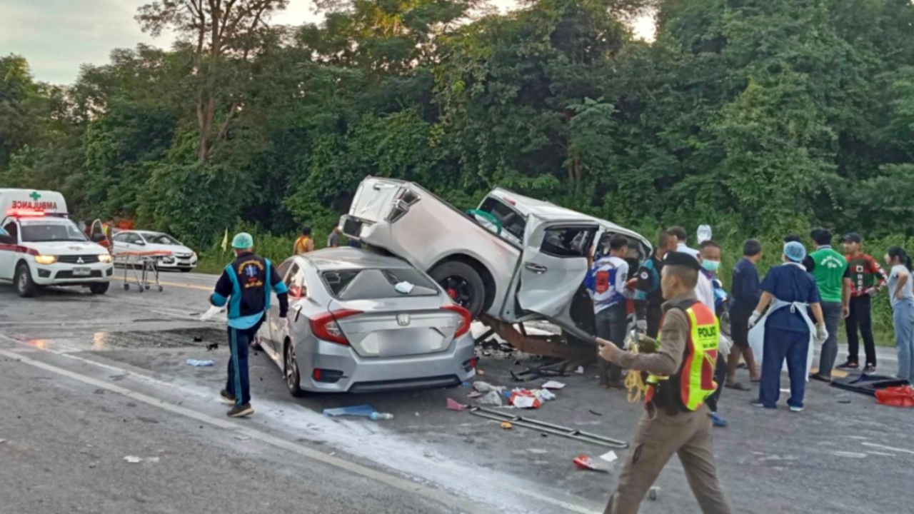 รถชนหน้าวัด "หลวงพี่" เล่านาทีสลด แม่ส่งลูกวัย 10 เดือน ให้พระ ก่อนสิ้นลม