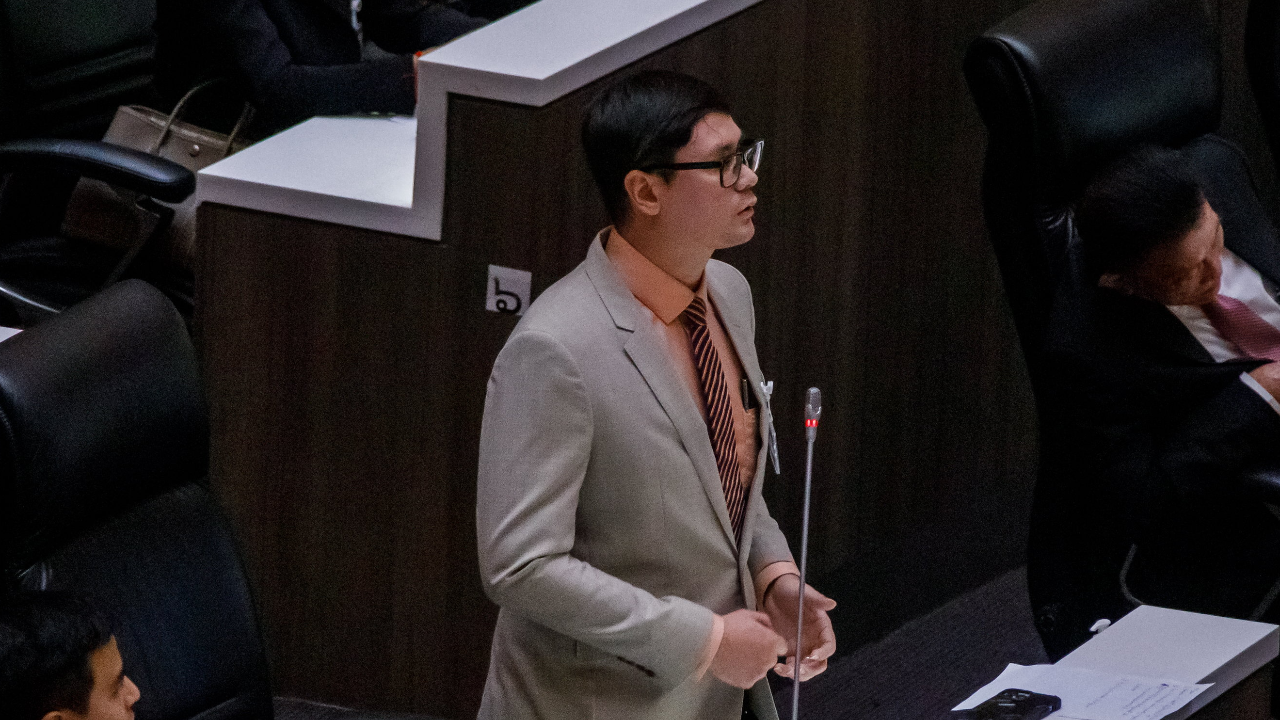 “โรม” เดือด “เศรษฐา” ไม่มาตอบกระทู้-“หมอชัย” โต้ ทำไปเพื่ออะไร นายกฯ ไปกัมพูชา