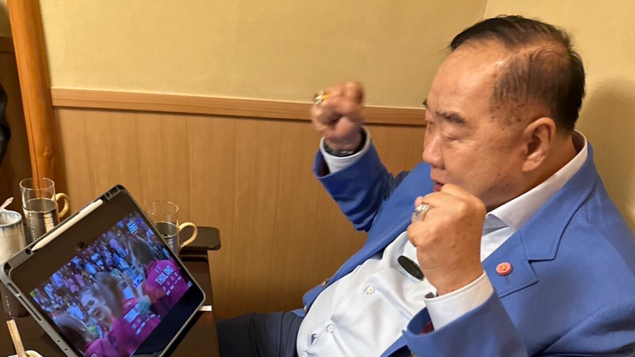 “บิ๊กป้อม” เชียร์วอลเลย์บอลหญิงติดจอ ชื่นชมไทยเอาชนะจีน คว้าแชมป์เอเชียสมัย 3