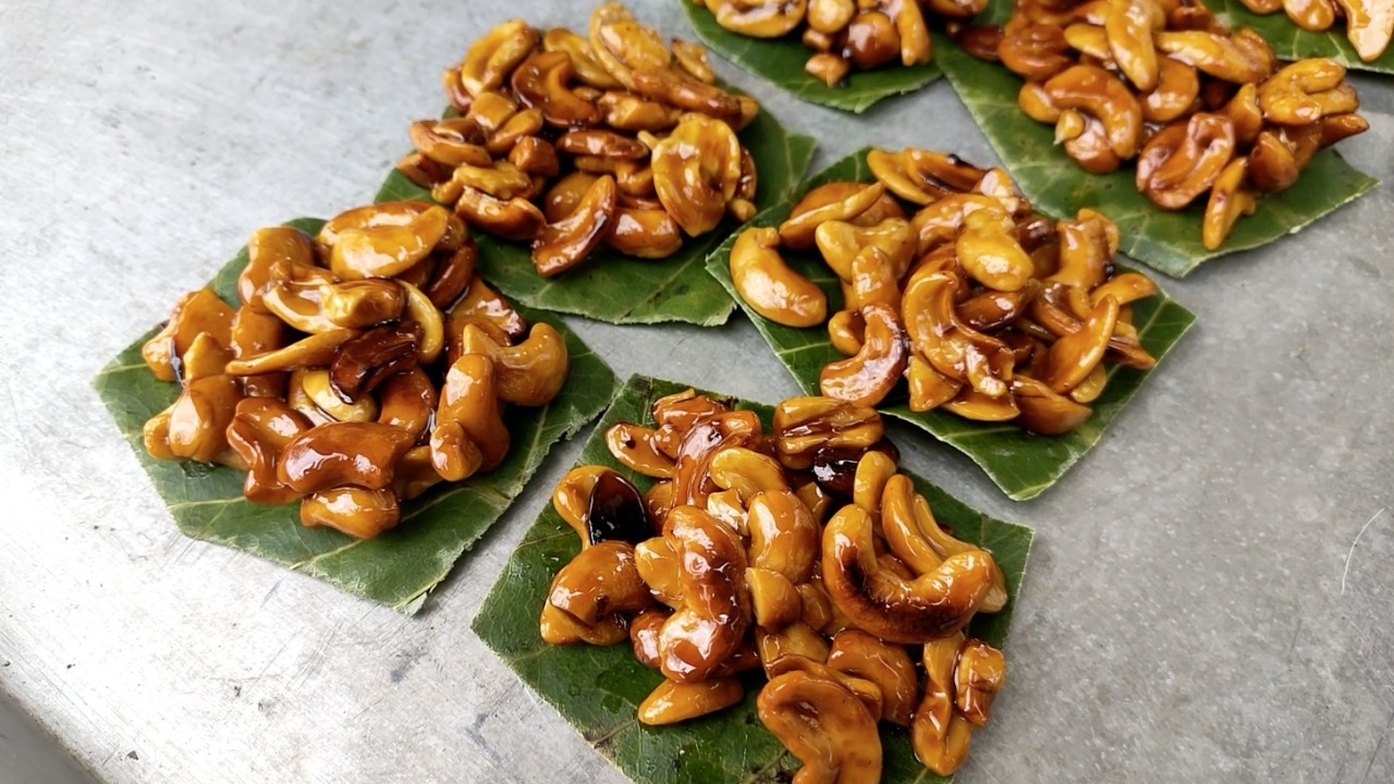 สืบสานขนมพื้นบ้าน "เม็ดมะม่วงฯเคลือบน้ำตาลโตนด" ตำนานความอร่อยของดีสตูล