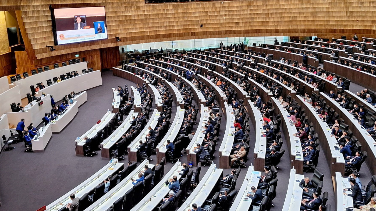 จับตา "ก้าวไกล จับมือ ปชป." จัดขุนพลรอถล่มรัฐบาล อภิปราย แถลงนโยบาย  