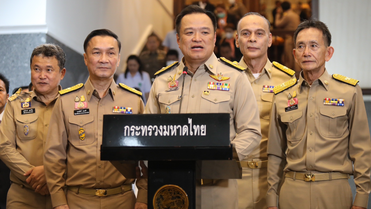 "อนุทิน" ปรามกำนันมาเฟีย สั่งผู้ว่าฯ ทำบัญชีผู้มีอิทธิพล เข้มขึ้นทะเบียนปืน