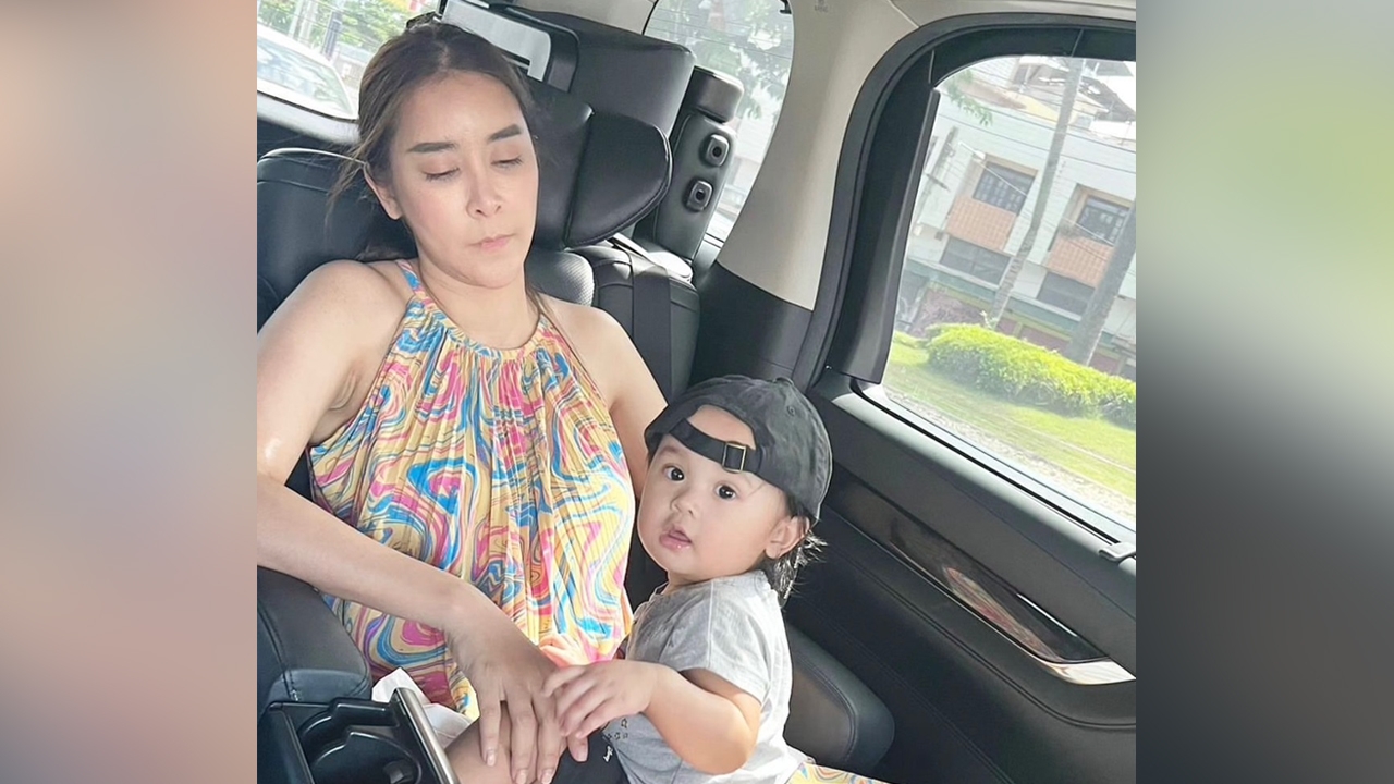 ใหม่ สุคนธวา กลั้นน้ำตาไม่อยู่ สงสารลูกชาย เมื่อเห็นภาพจากกล้องวงจรปิด 