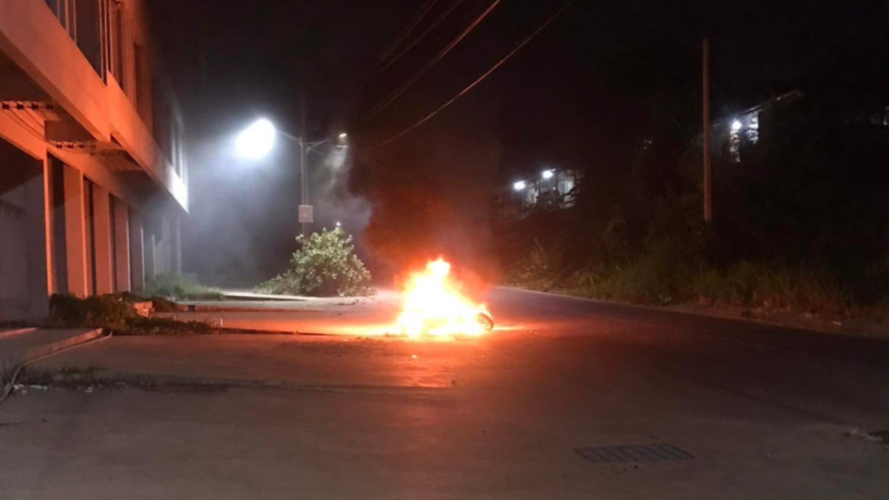 โจ๋ดุ นัดเคลียร์ไม่ลงตัว เปิดศึกเดือด-ปาบึม จยย.ไหม้-ไฟคลอกเจ็บ 1