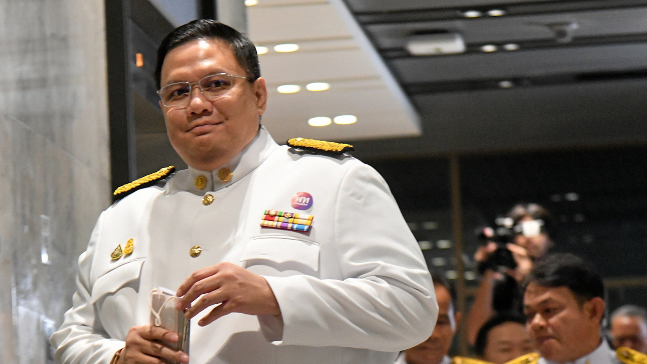 เปิดประวัติ “ไผ่ ลิกค์” ชวดเก้าอี้รัฐมนตรีช่วยพาณิชย์ ในวินาทีสุดท้าย