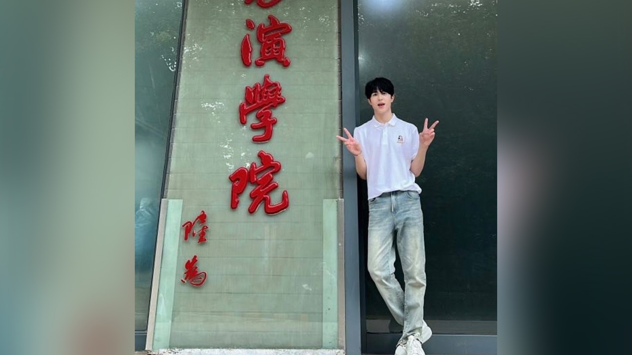 ปรบมือรัวๆ แพทริค ณัฐวรรธ์ เข้ารายงานตัวหลังสอบติดสองมหาวิทยาลัยดังของจีน