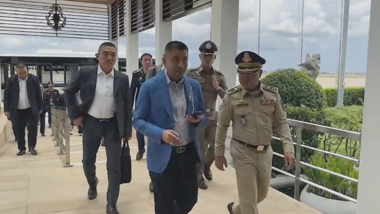 "บิ๊กโจ๊ก" บินตรงเขมร ประสานล่าแก๊งคอลฯ ต้นเหตุพ่อคลั่งฆ่ายกครัว