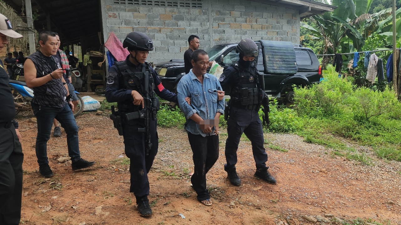 บุกรวบ "บ่าว ศรีชุมพวง" มือปืนรับจ้างบัญชีดำ สุดเหี้ยม ตามแบล็กลิสต์ ตร.