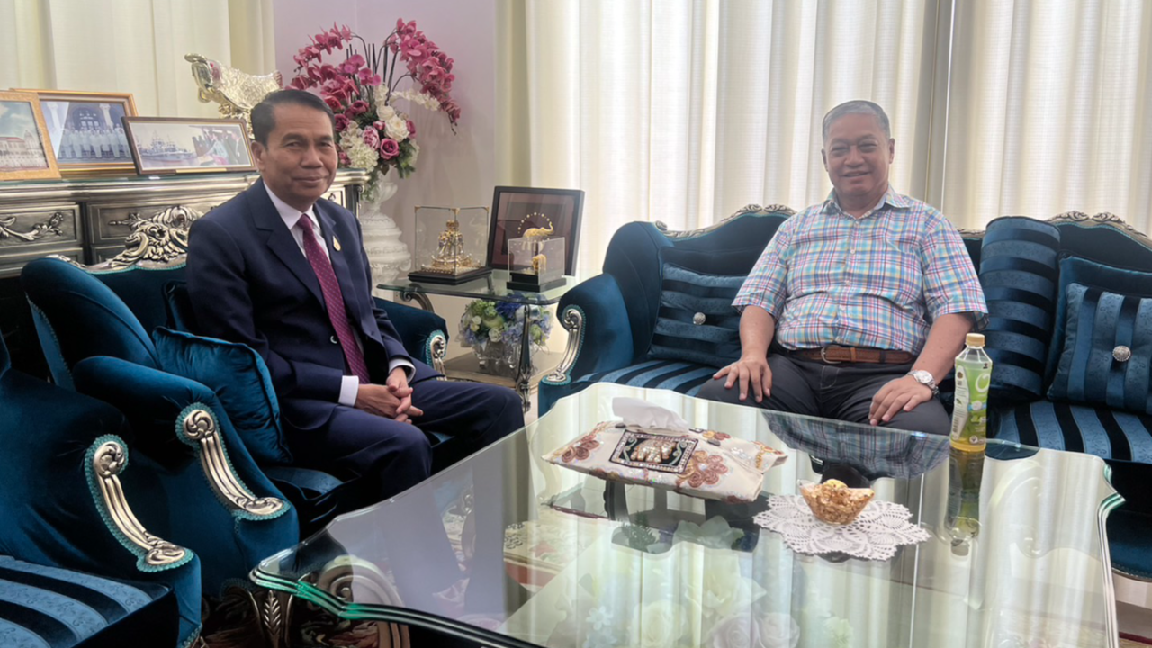 "สุทิน" เข้าพบ "บิ๊กโอ๋" พล.อ.อ.สุกำพล ขอคำแนะนำนั่ง "รมว.กลาโหม"