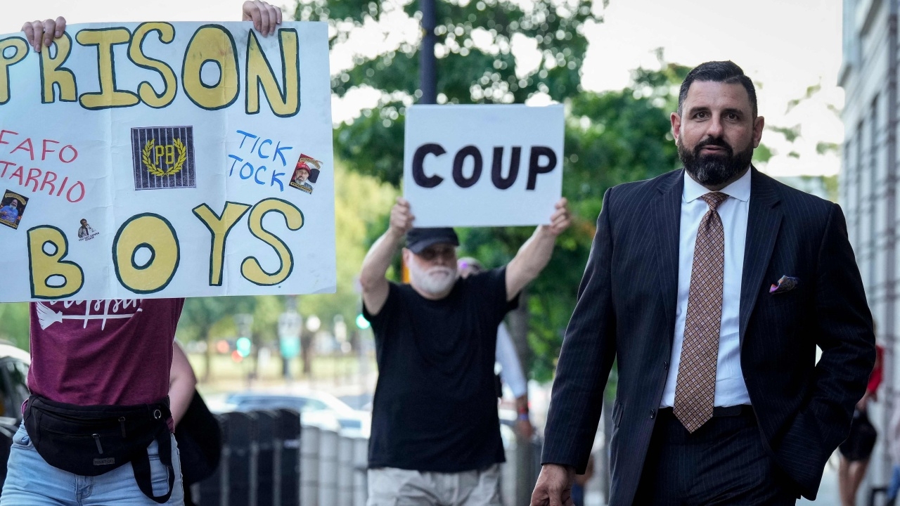 อดีตแกนนำกลุ่ม "พราวด์ บอยส์" ก่อจลาจลบุกรัฐสภาสหรัฐฯ ถูกตัดสินจำคุก 22 ปี