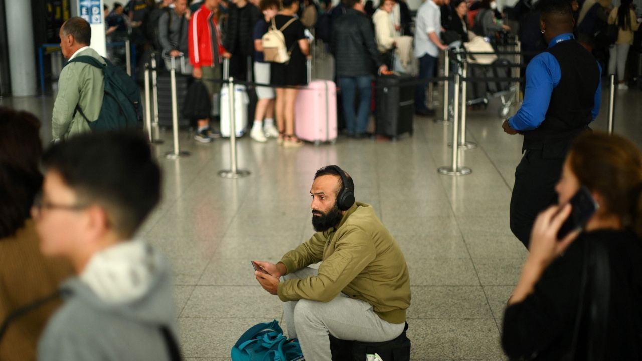 อังกฤษยันเที่ยวบินยกเลิกเพียบ ไม่ได้โดนโจมตีทางไซเบอร์