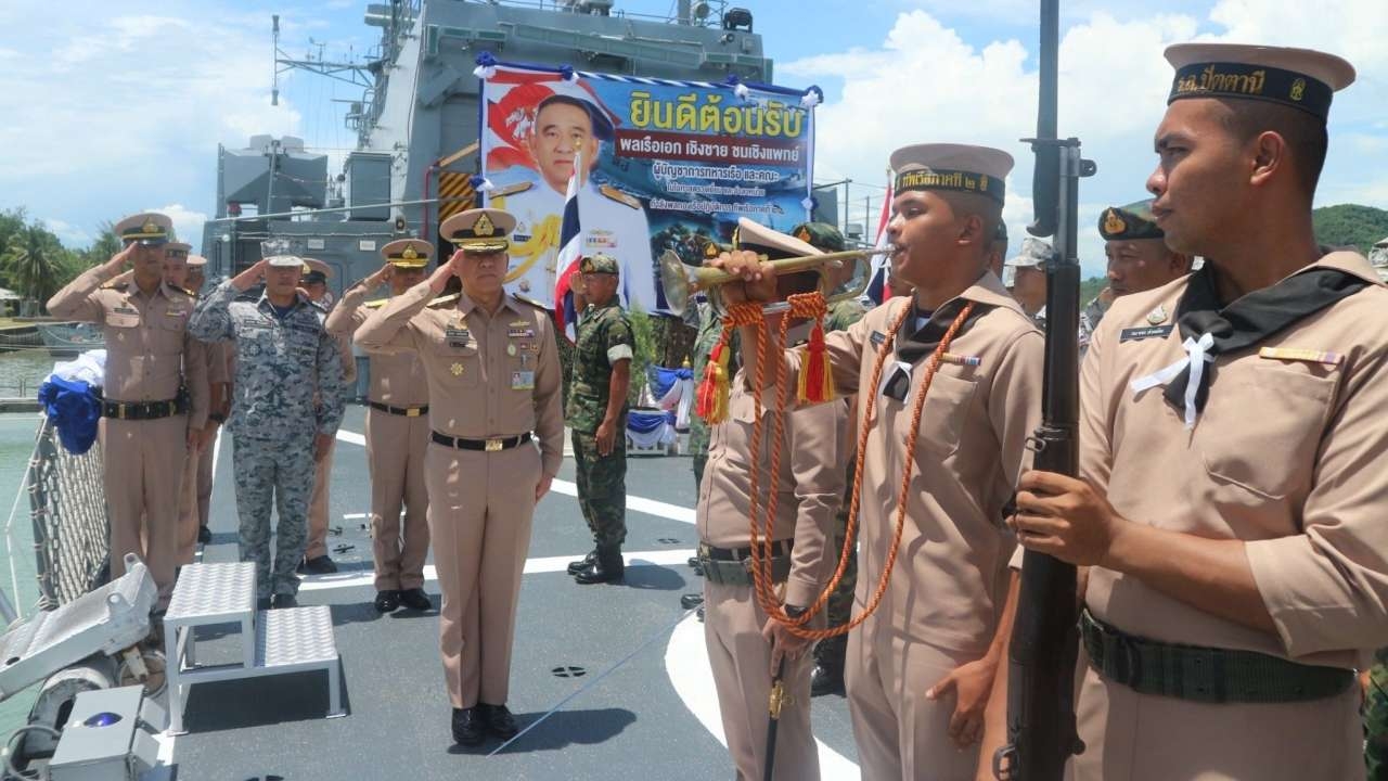 ผบ.ทร. เยี่ยมอำลา "ฐานทัพเรือสงขลา" ชมกำลังพลเสียสละทำหน้าที่เพื่อชาติ