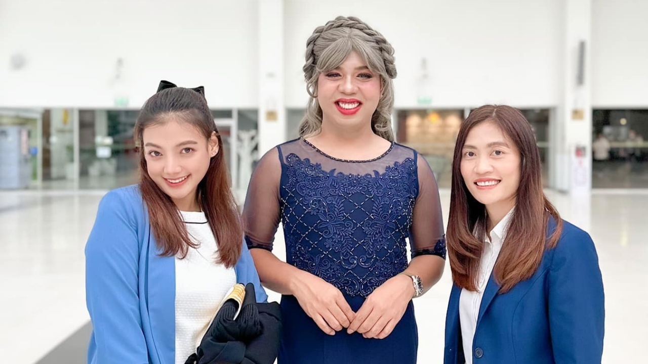 "แพรรี่" ลั่น ไม่มีใครควรถูกด้อยค่า หลังศาลรับพิจารณาคดี "ถูกกระชากวิกผม" 