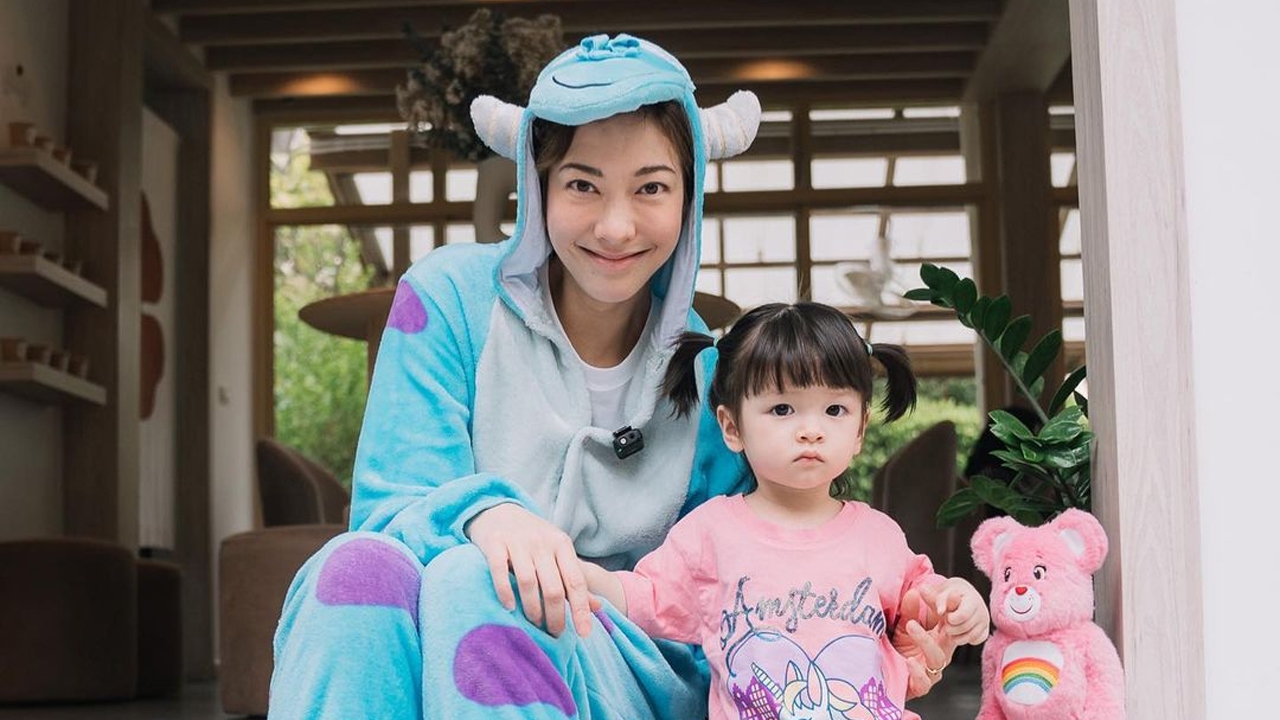 แป้ง อรจิรา อัปเดตอาการลูกสาว หลังมีภาวะขาดฮอร์โมนไทรอยด์ ขอกำลังใจจาก FC