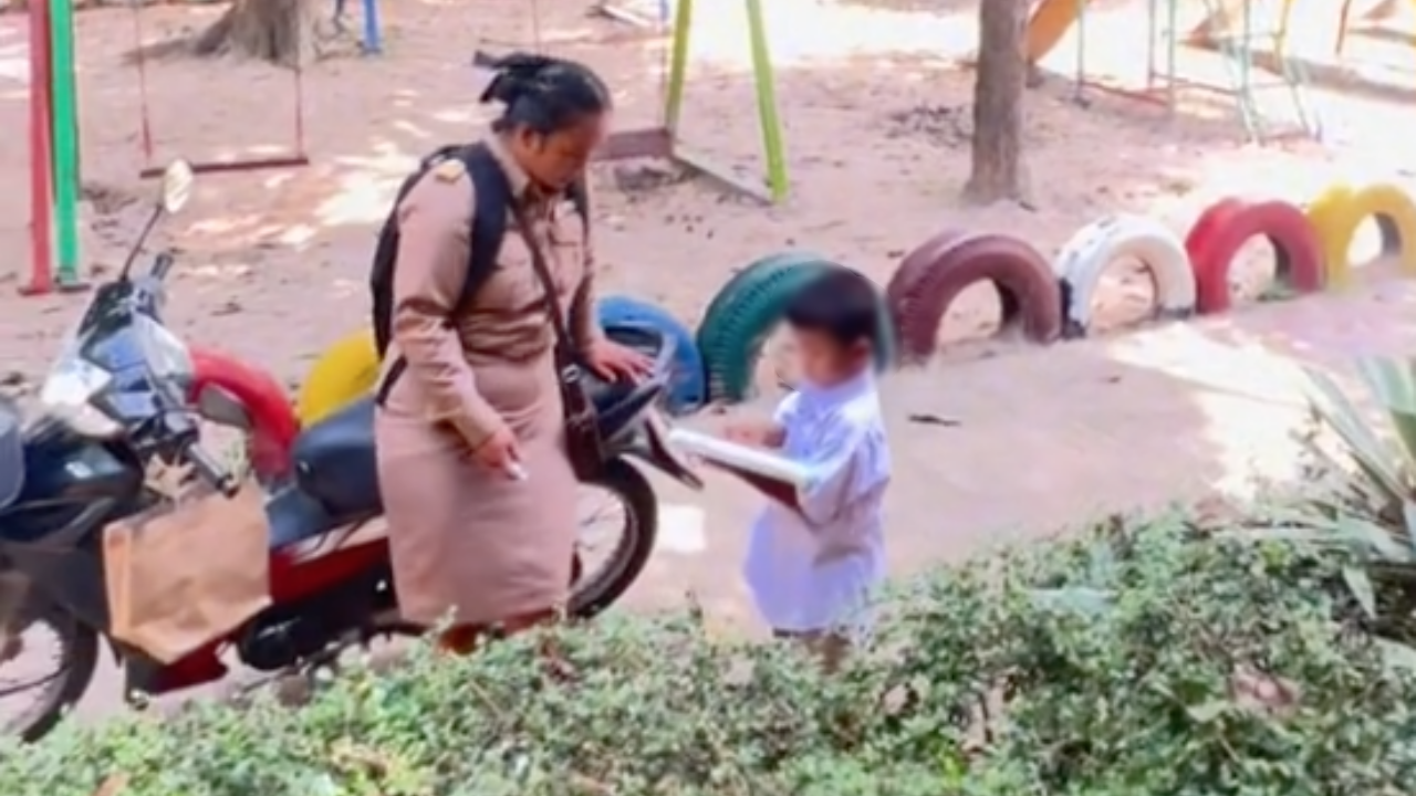 ครูน้ำตาซึม เด็ก ป.1 วิ่งมาอ่านหนังสือให้ฟังครั้งสุดท้าย ก่อนย้ายไปสอนที่อื่น