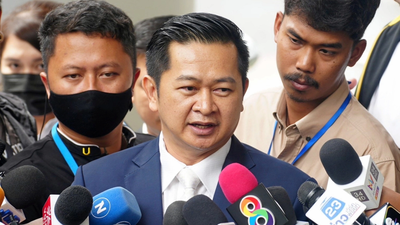 他信律师：泰国民众的批评或反对僭越王权！
