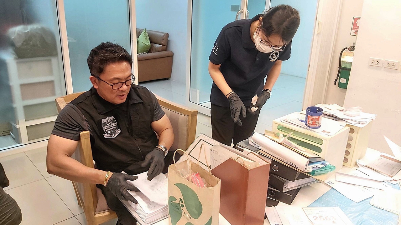 ทลายคลินิกอุ้มบุญ "ดีเอสไอ" บุกรวบนายหน้า ให้ 3 ล้าน ล่อใจ "หมอ-ผู้หญิง"