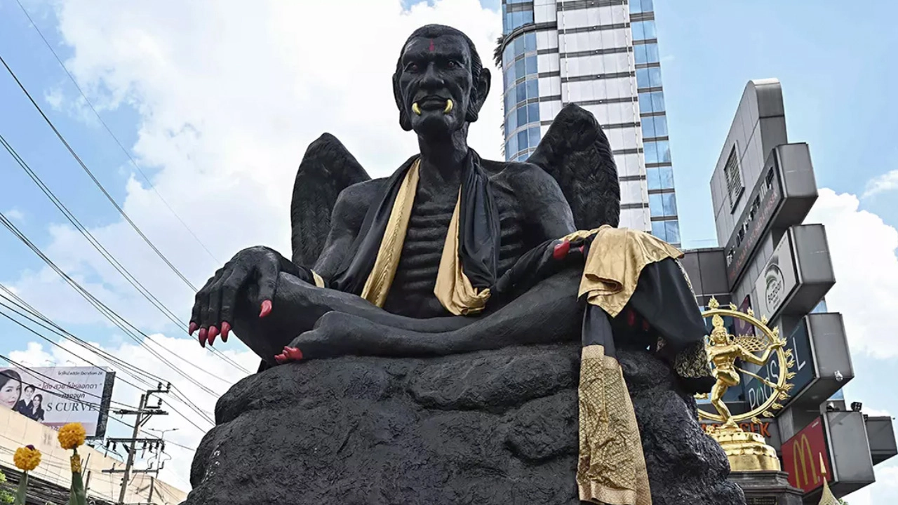建6000万圆顶覆盖“Kru Kai Kaew”雕像，搬迁与否，是房客的权利，不可干涉！