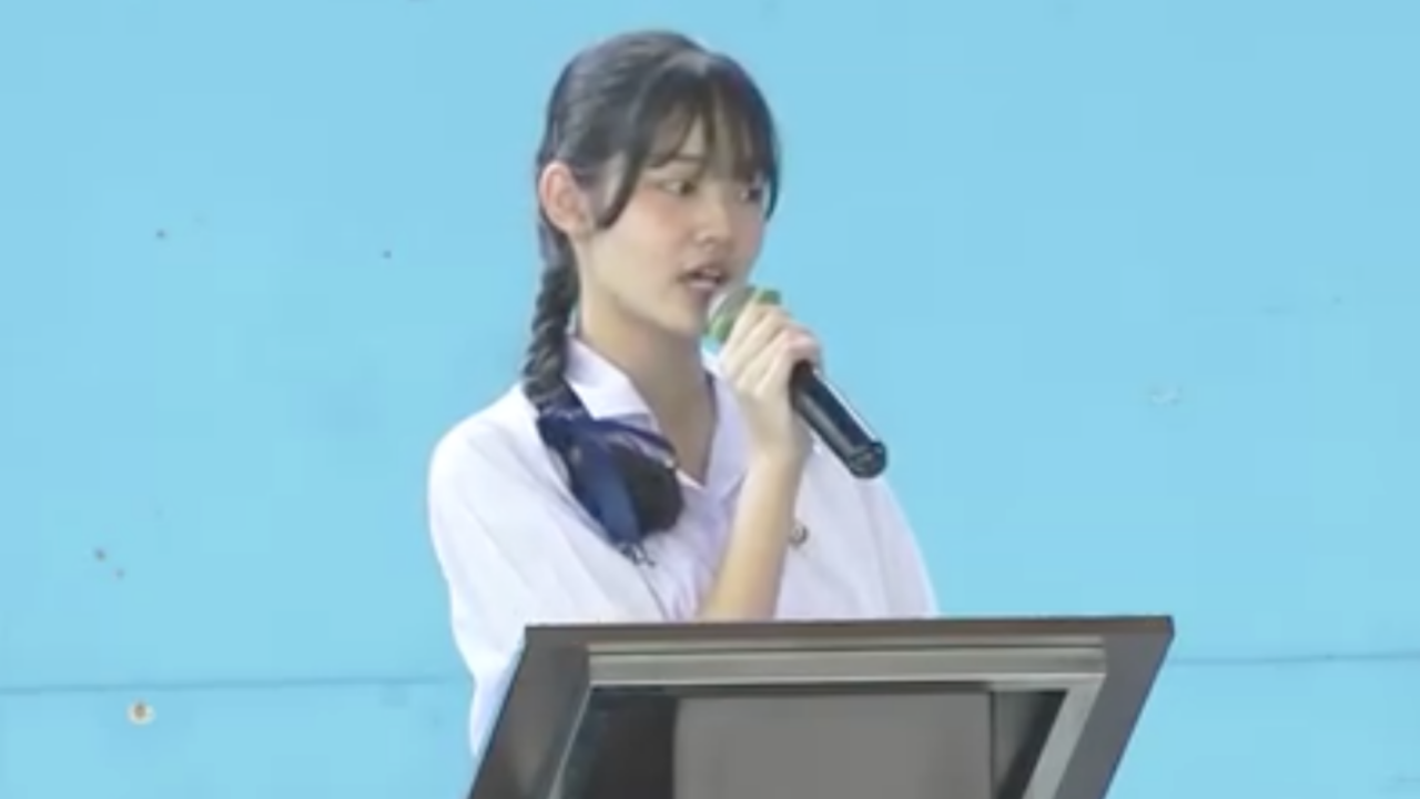 โซเชียลแห่ชื่นชม เด็ก ม.4 โรงเรียนดัง กล่าวสุนทรพจน์ภาษาอังกฤษ สำเนียงเป๊ะมาก (คลิป)